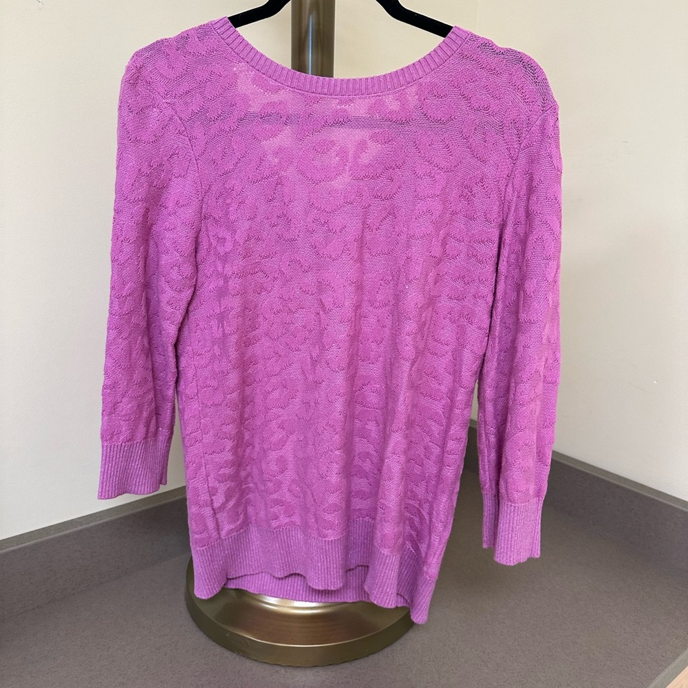 Light weight sweater/top